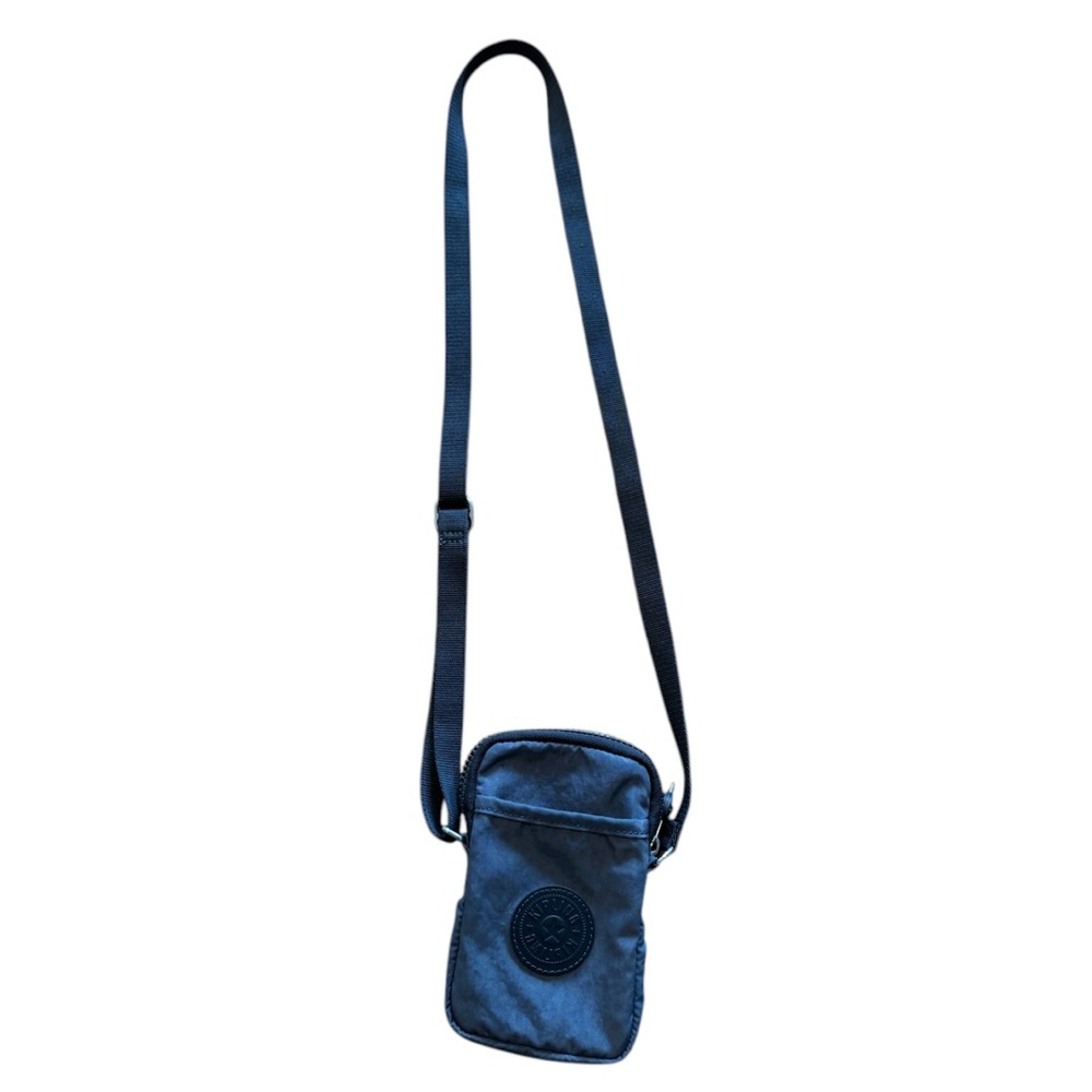 Womens Kipling Crossbody Bag in like new condition,perfect for cell phones